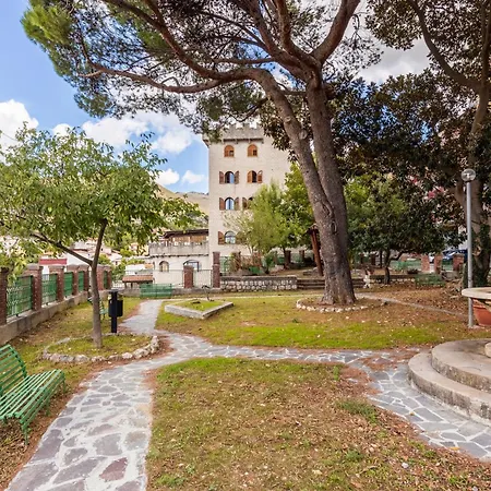 Castello Di Giuliano ホテル 3*
