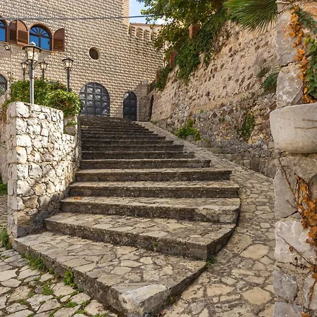 Castello Di Giuliano