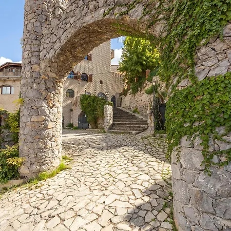 Castello Di Giuliano 3* Montelepre