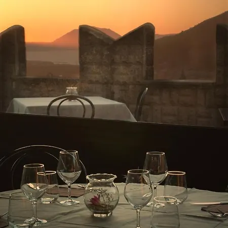 Hotel Castello Di Giuliano