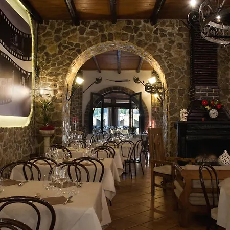 Hotel Castello Di Giuliano